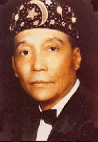 Elijah Muhammad passes