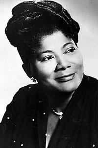 Mahalia Jackson dies